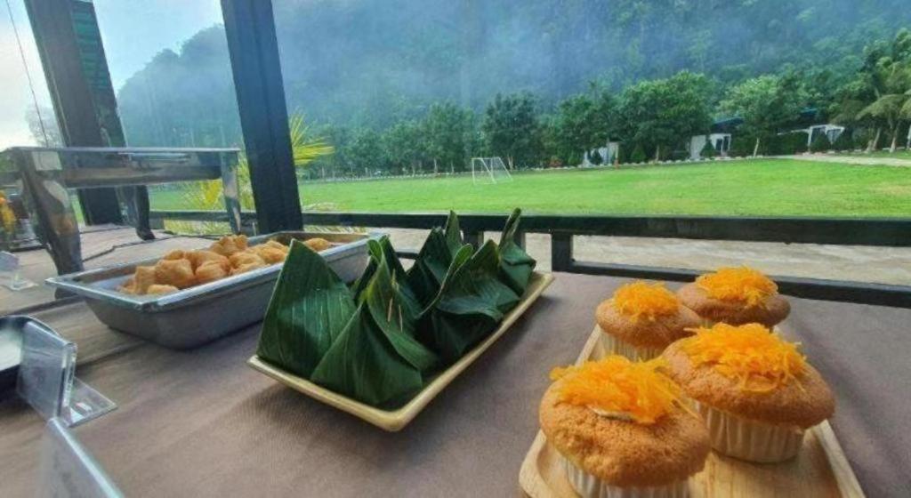 福法佑度假村 董里 外观 照片